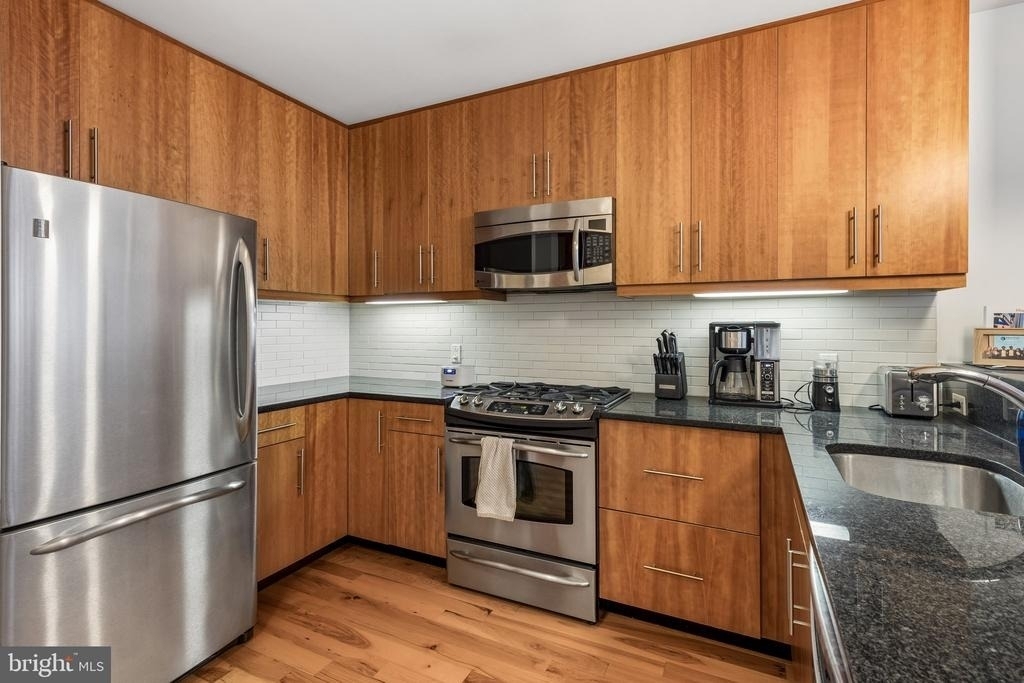1425 Locust Street - Photo 8
