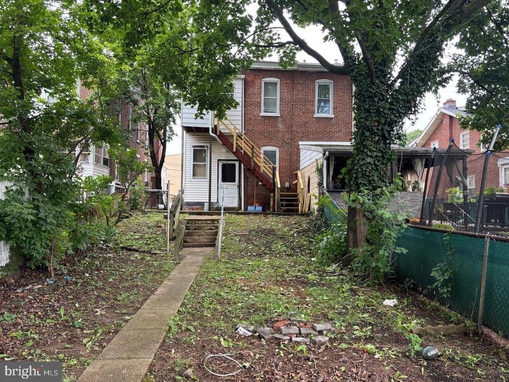 130 E Fourth Street - Photo 15