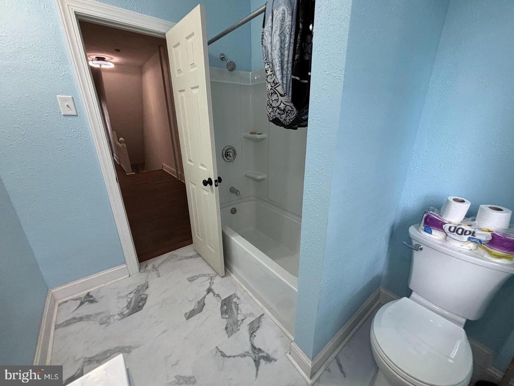 130 E Fourth Street - Photo 7