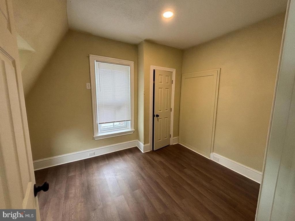 130 E Fourth Street - Photo 5