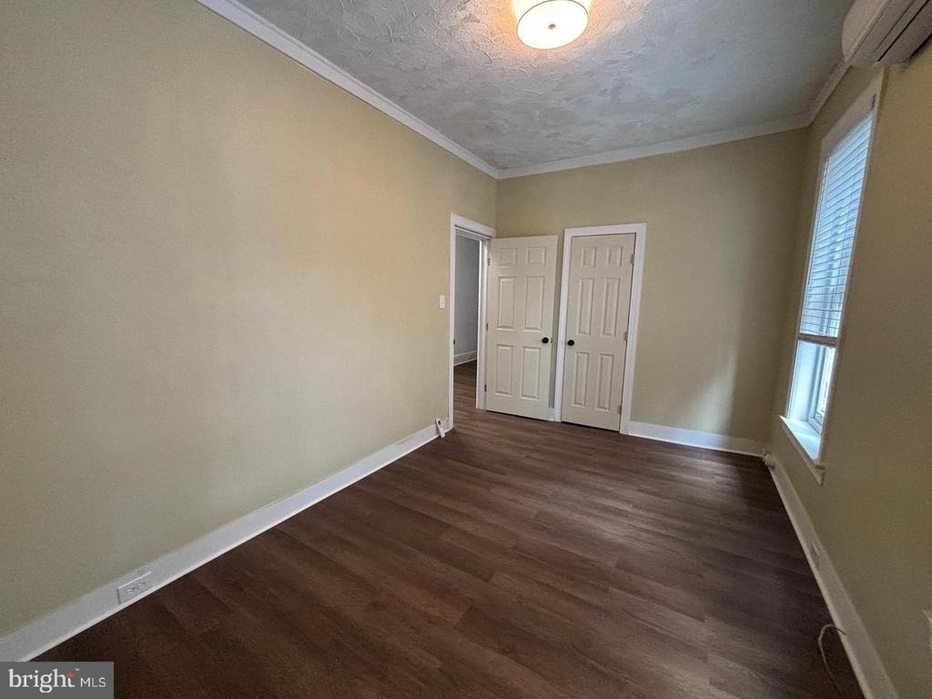 130 E Fourth Street - Photo 10