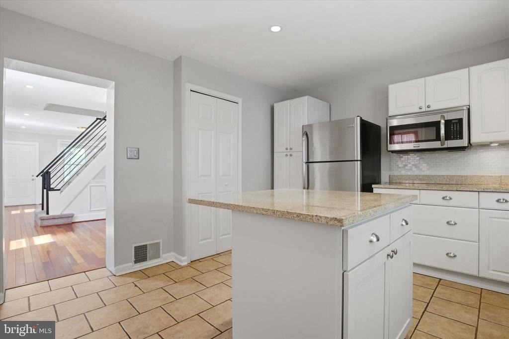 54 Jefferson - Photo 3