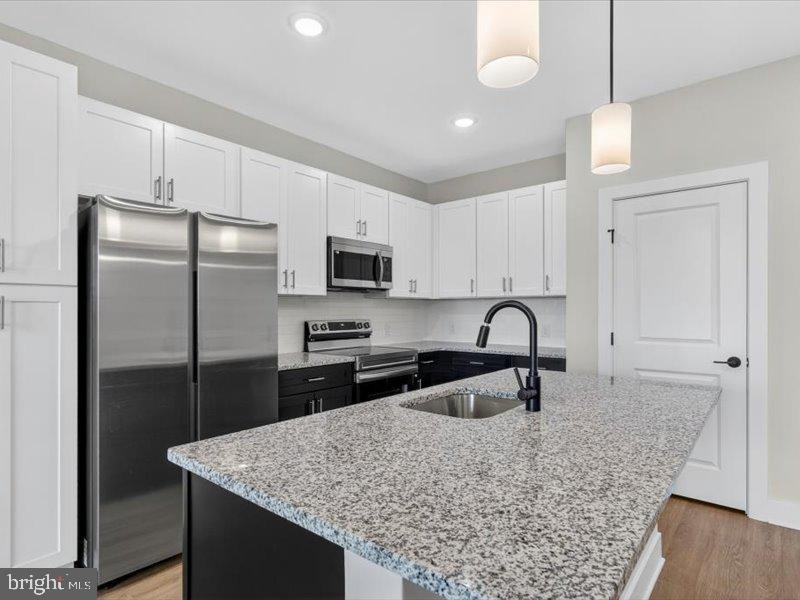 624 Main St - Photo 2