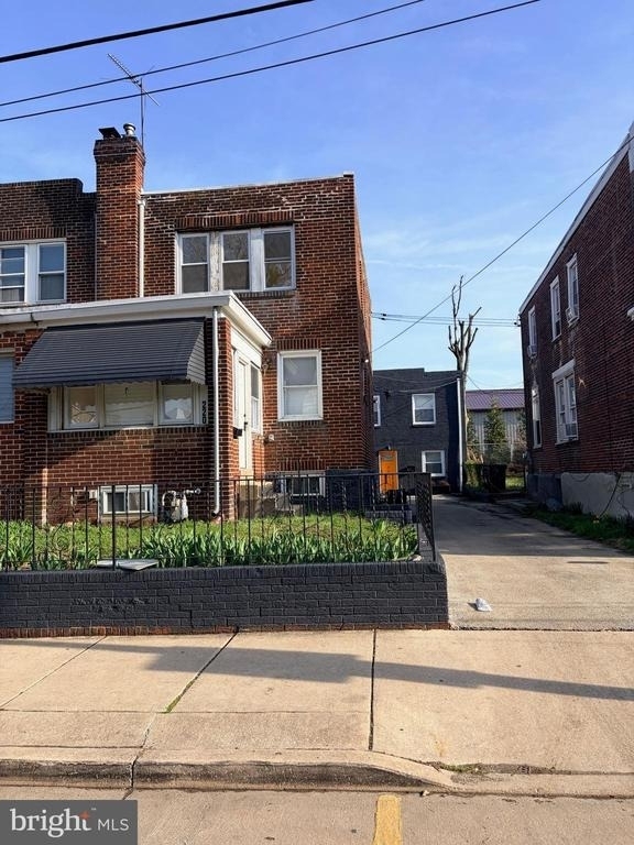 220 N 9th Street - Photo 1
