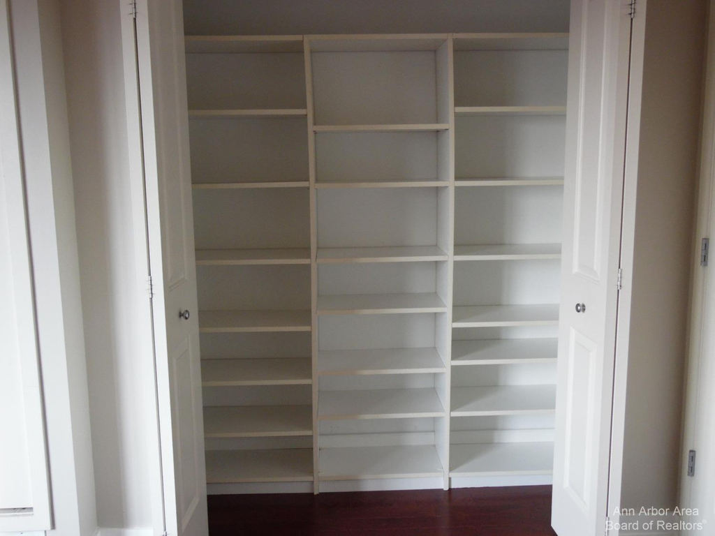 111 N Ashley Street - Photo 10