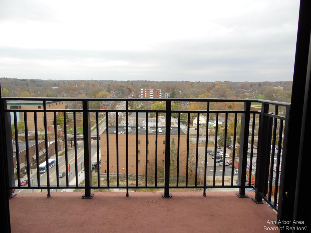 111 N Ashley Street - Photo 1