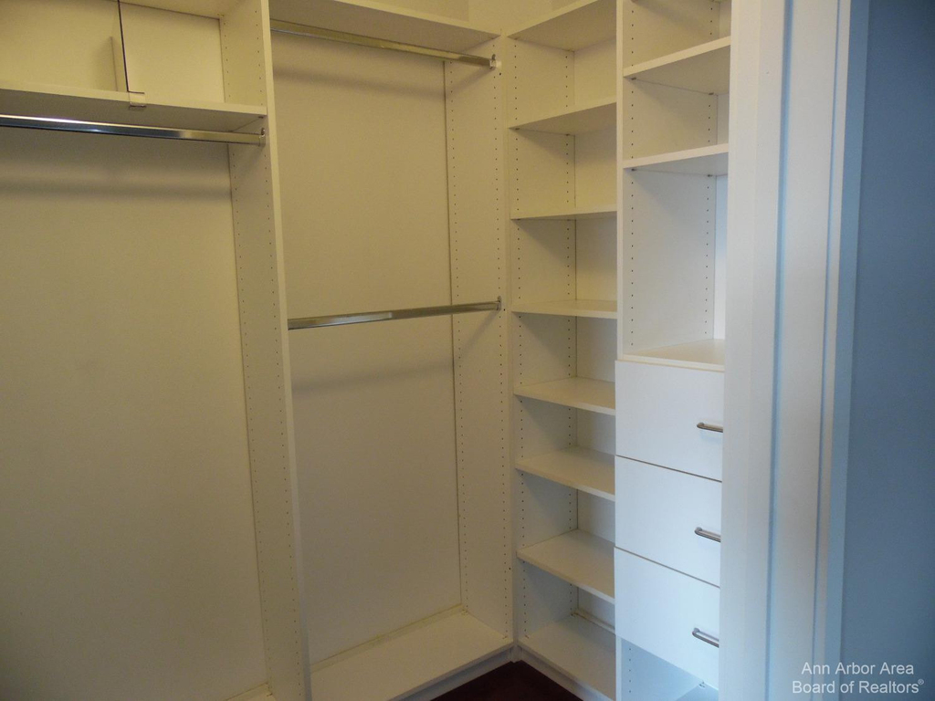 111 N Ashley Street - Photo 9