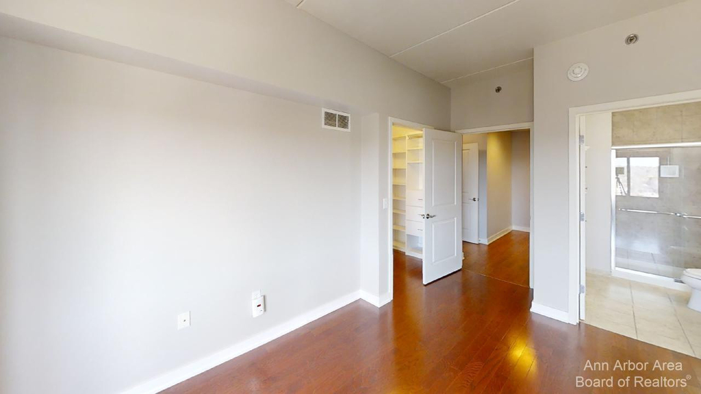 111 N Ashley Street - Photo 5