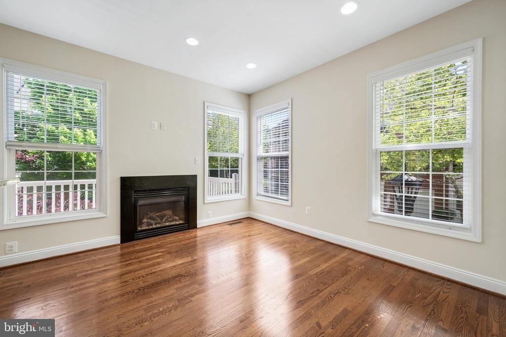 8341 Broderick Circle - Photo 14
