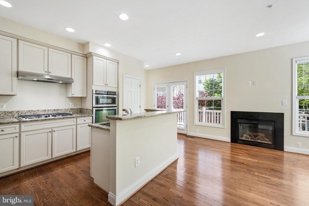 8341 Broderick Circle - Photo 11