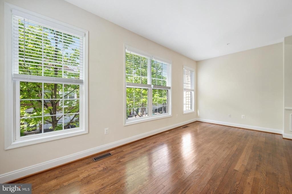 8341 Broderick Circle - Photo 4
