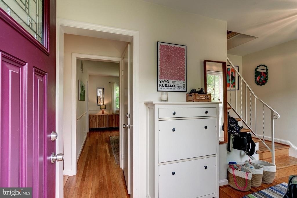 7525 Cayuga Avenue - Photo 3