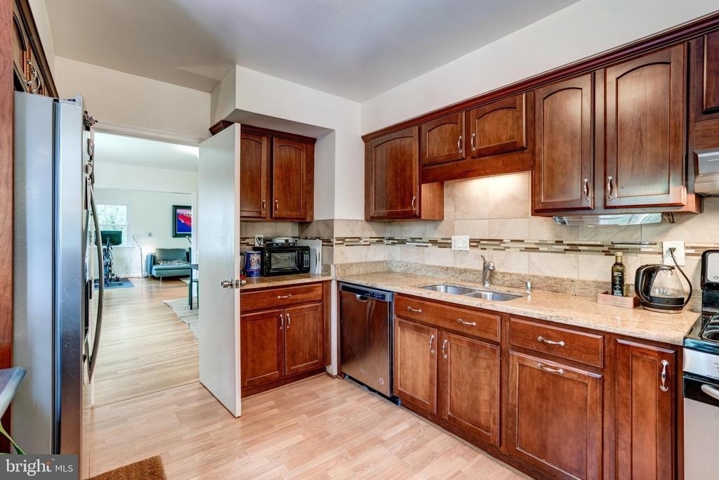 7525 Cayuga Avenue - Photo 17