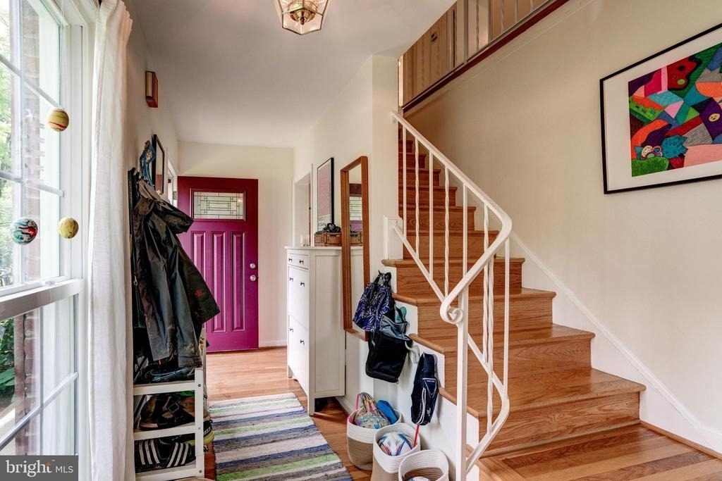 7525 Cayuga Avenue - Photo 4