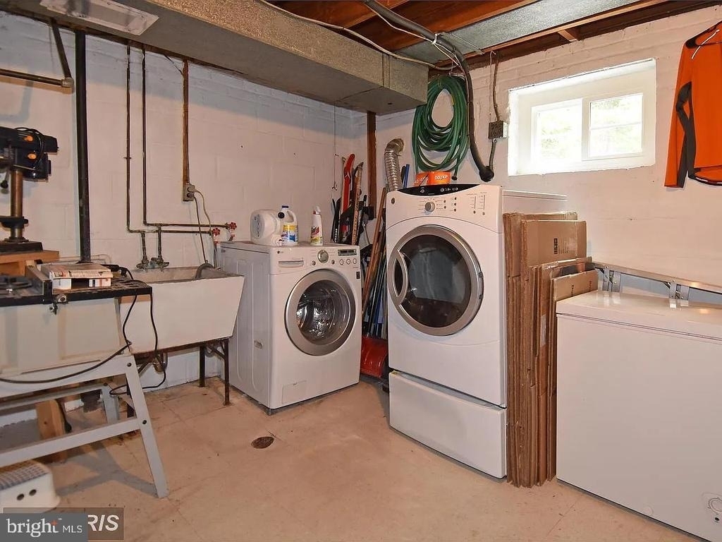 7525 Cayuga Avenue - Photo 39