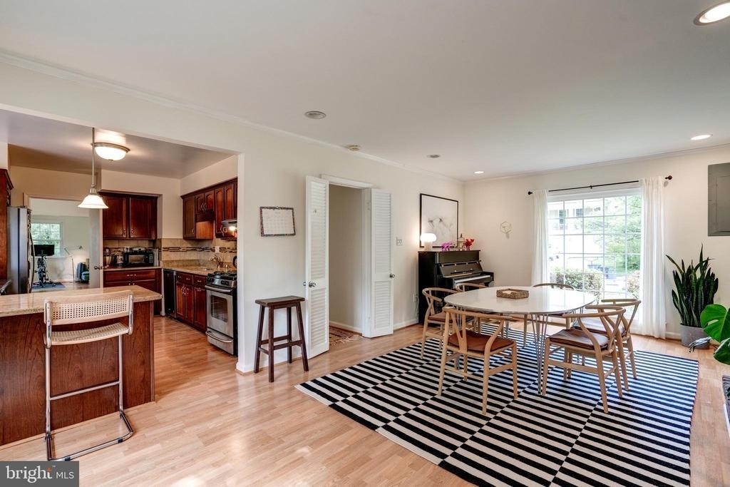 7525 Cayuga Avenue - Photo 12