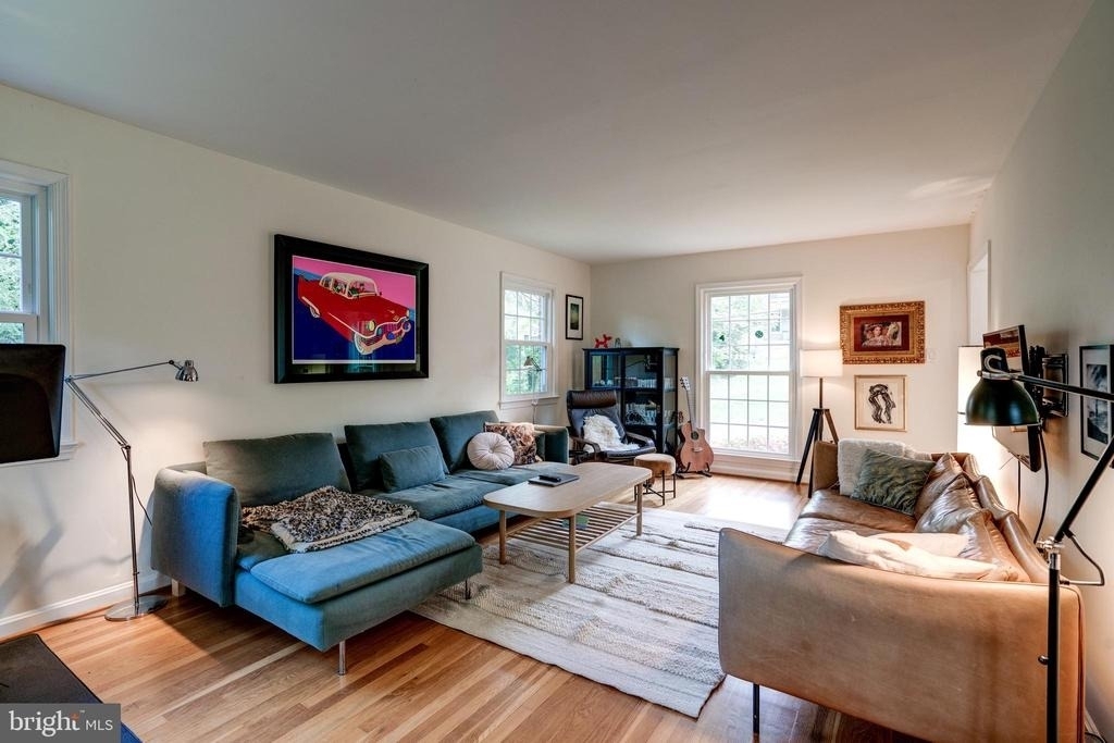 7525 Cayuga Avenue - Photo 7