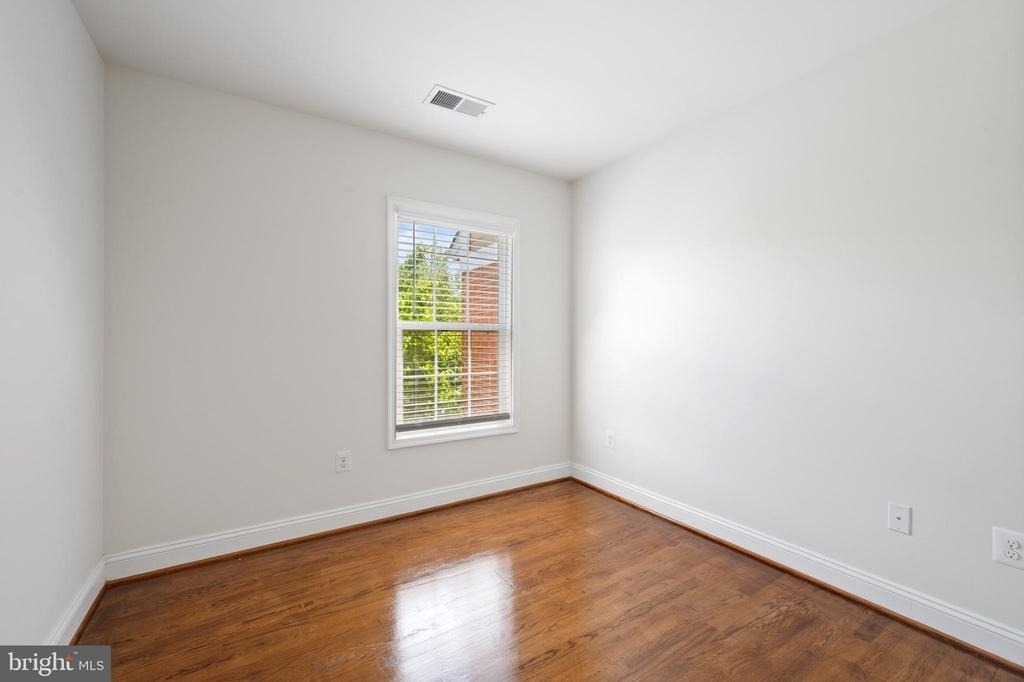 8342 Broderick Circle - Photo 23