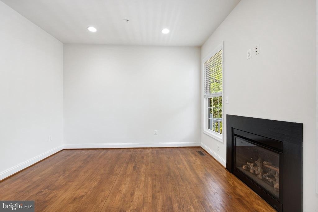 8342 Broderick Circle - Photo 11