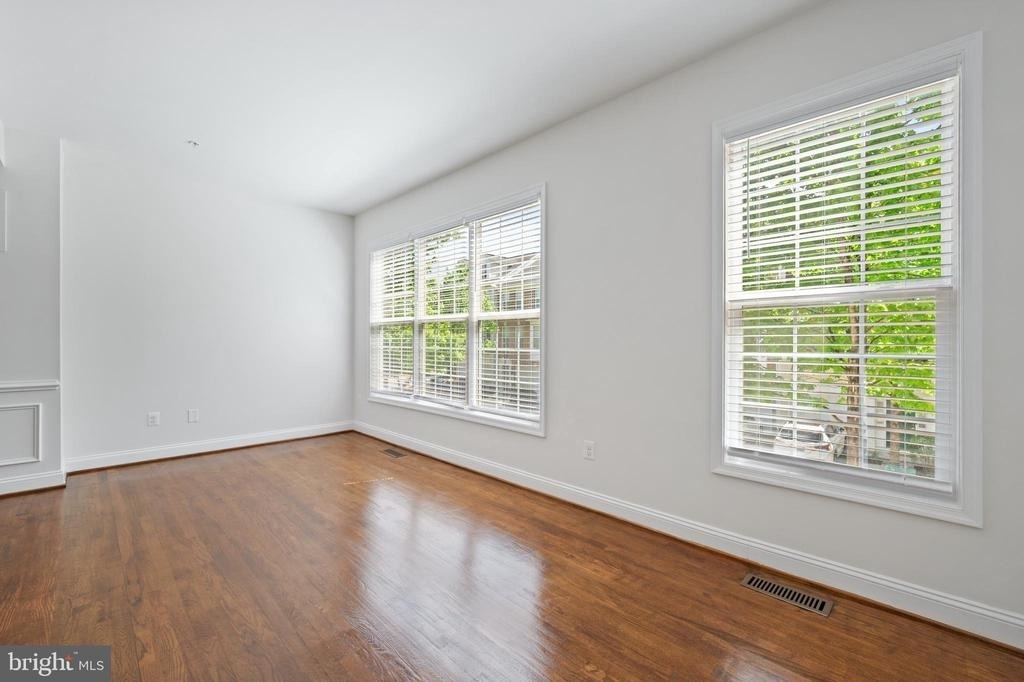 8342 Broderick Circle - Photo 5
