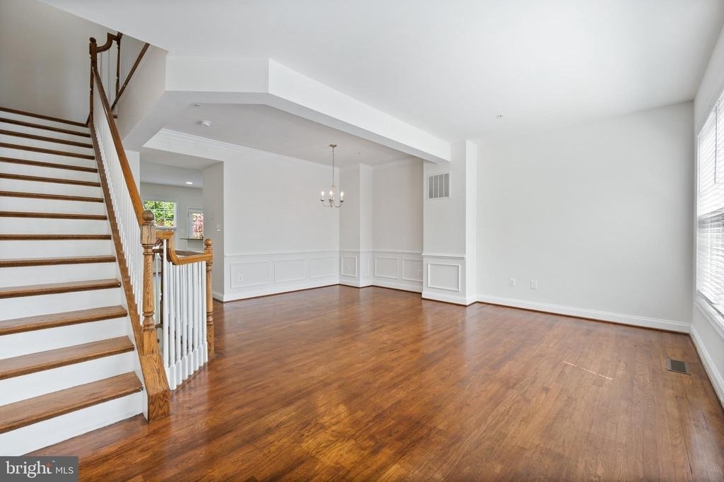 8342 Broderick Circle - Photo 4