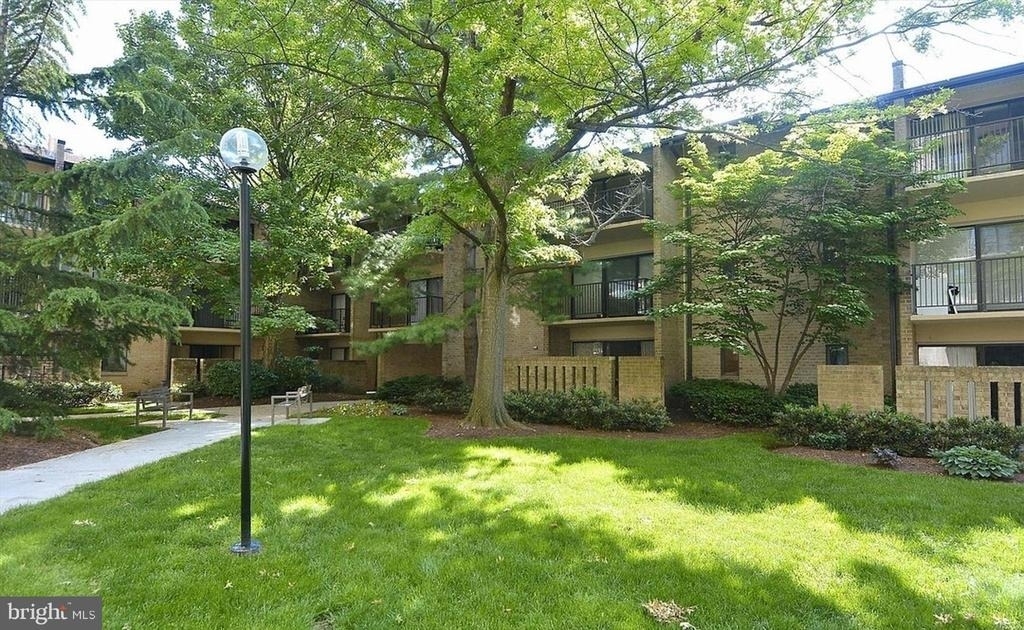 10 Monroe Street - Photo 22