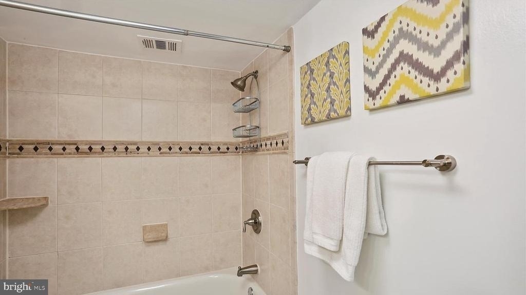 10 Monroe Street - Photo 15