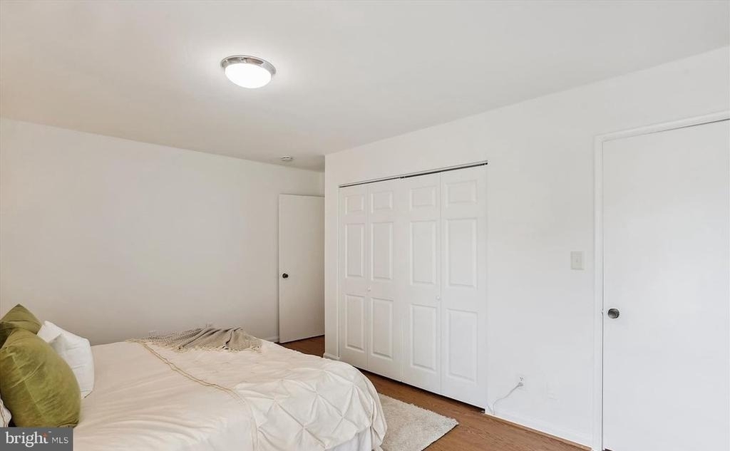 10 Monroe Street - Photo 19