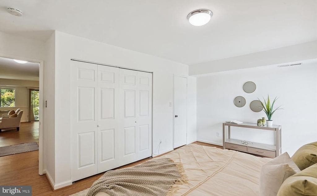 10 Monroe Street - Photo 18