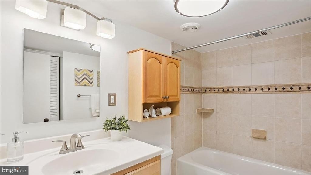 10 Monroe Street - Photo 14