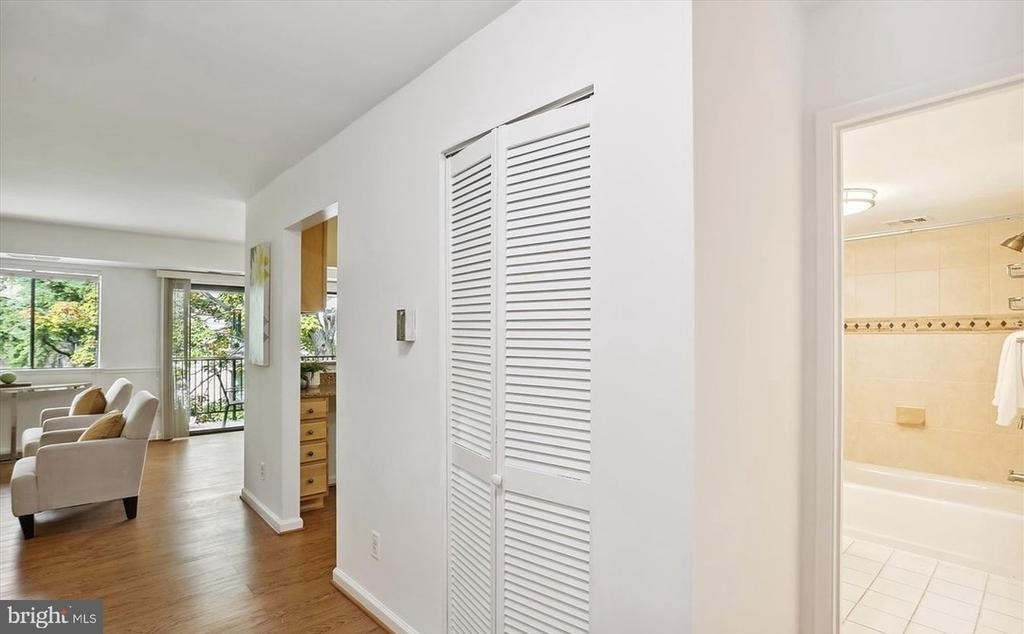 10 Monroe Street - Photo 2