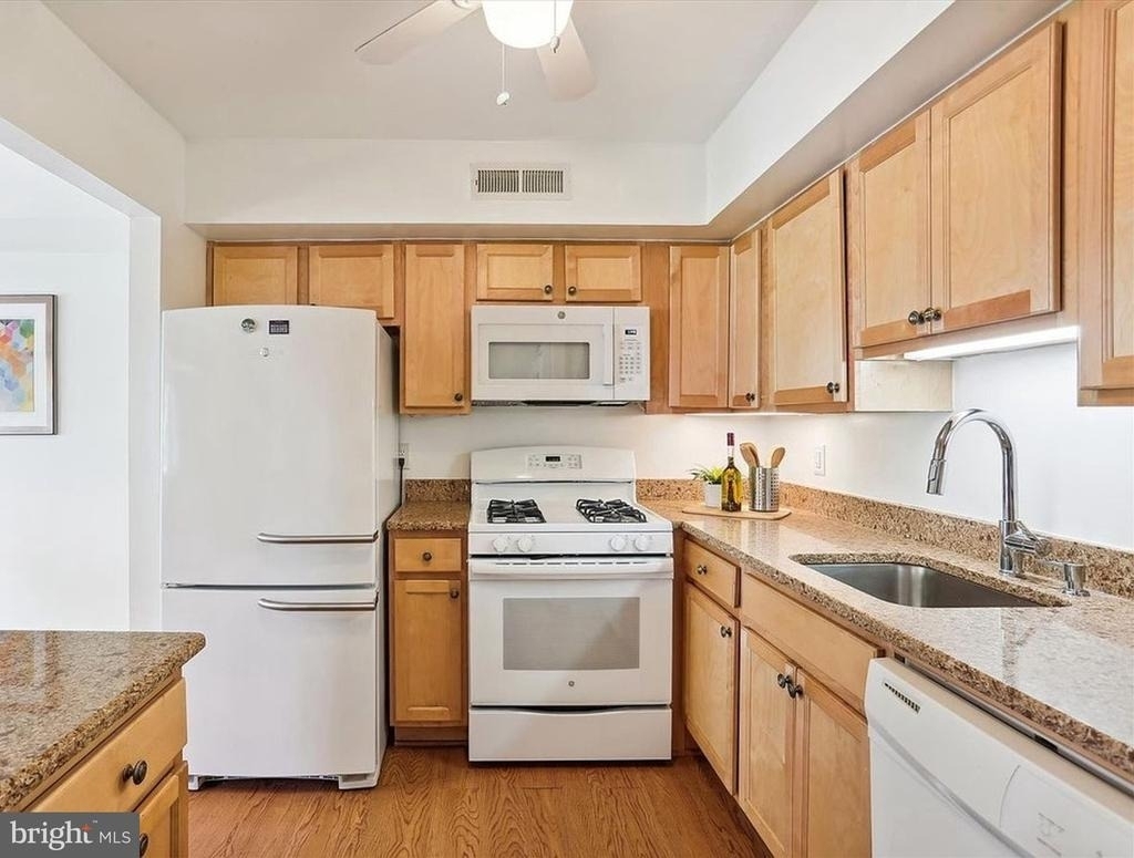 10 Monroe Street - Photo 10