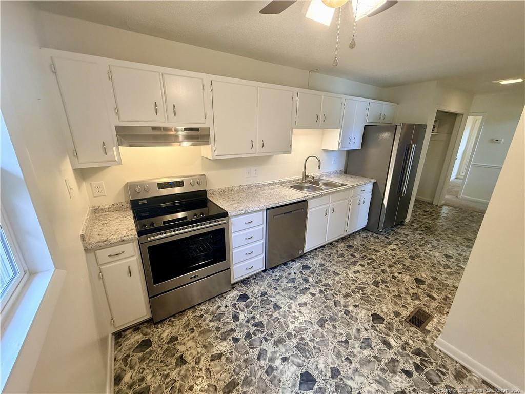 1009 Louisburg Place - Photo 9