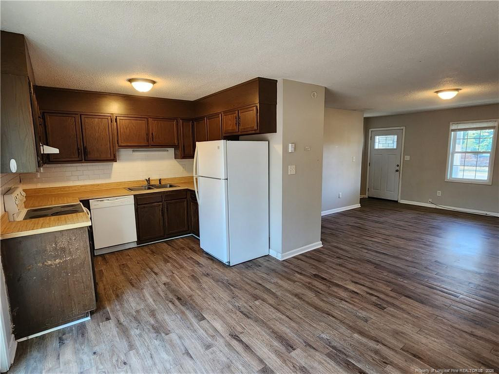 408 Sheila Street - Photo 4
