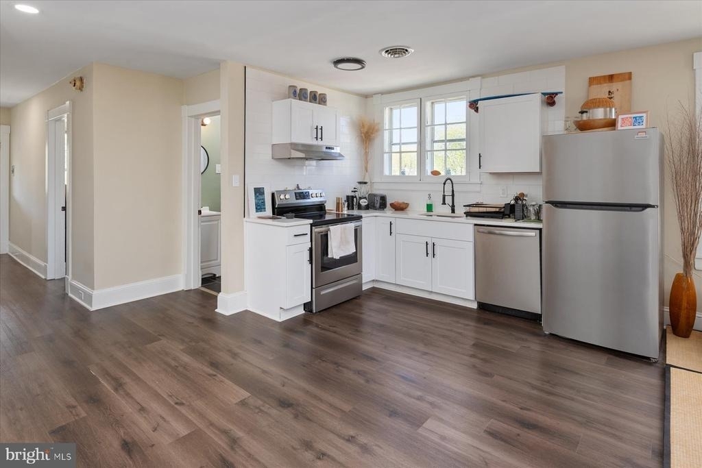104 Maple Avenue - Photo 3