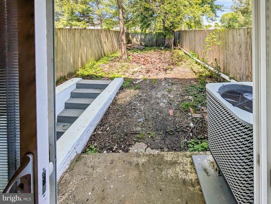 404 Liberty Court - Photo 16