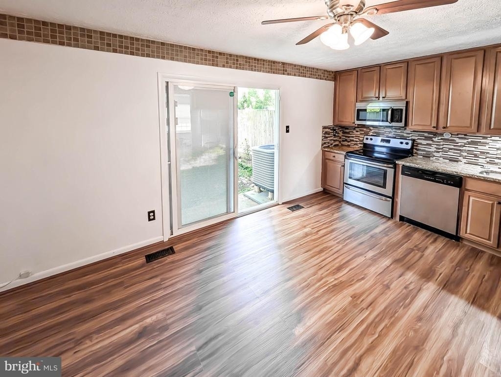 404 Liberty Court - Photo 17