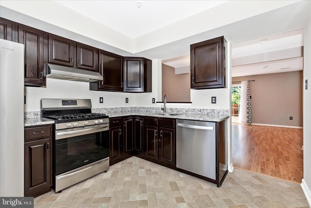 5621 Queen Anne Court - Photo 9