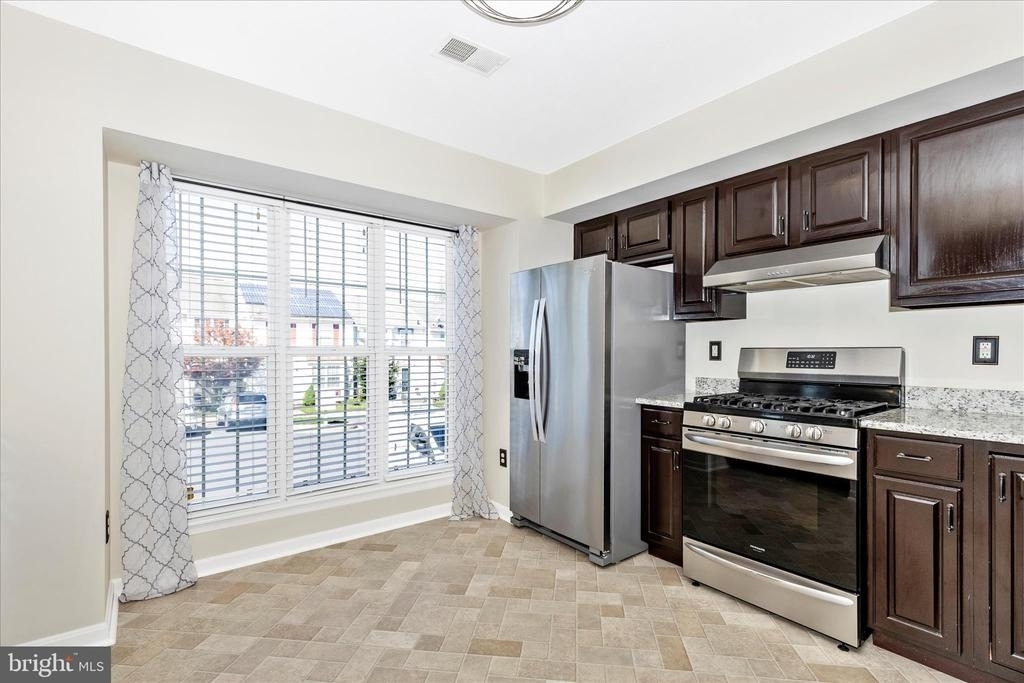 5621 Queen Anne Court - Photo 8
