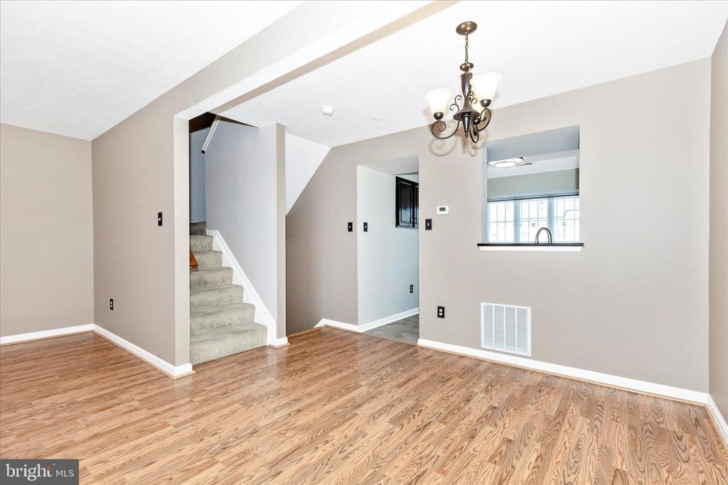5621 Queen Anne Court - Photo 7