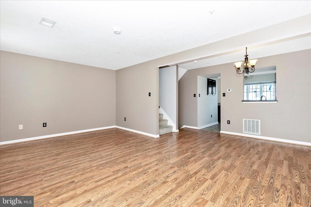 5621 Queen Anne Court - Photo 4