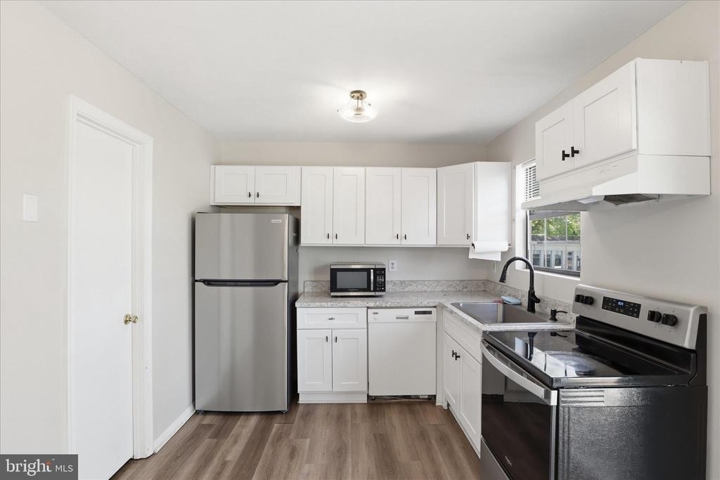 663 Johahn Drive - Photo 4