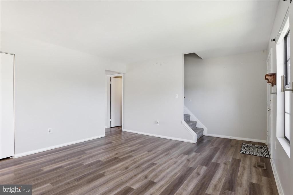 663 Johahn Drive - Photo 3