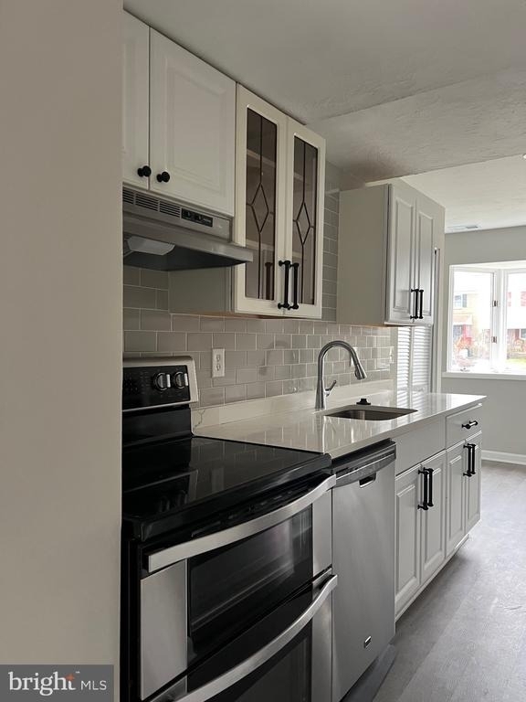 406 Essexwood Court - Photo 3