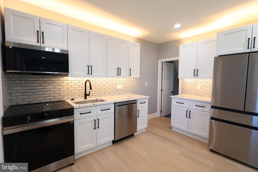 5110 Kenwood Avenue - Photo 13