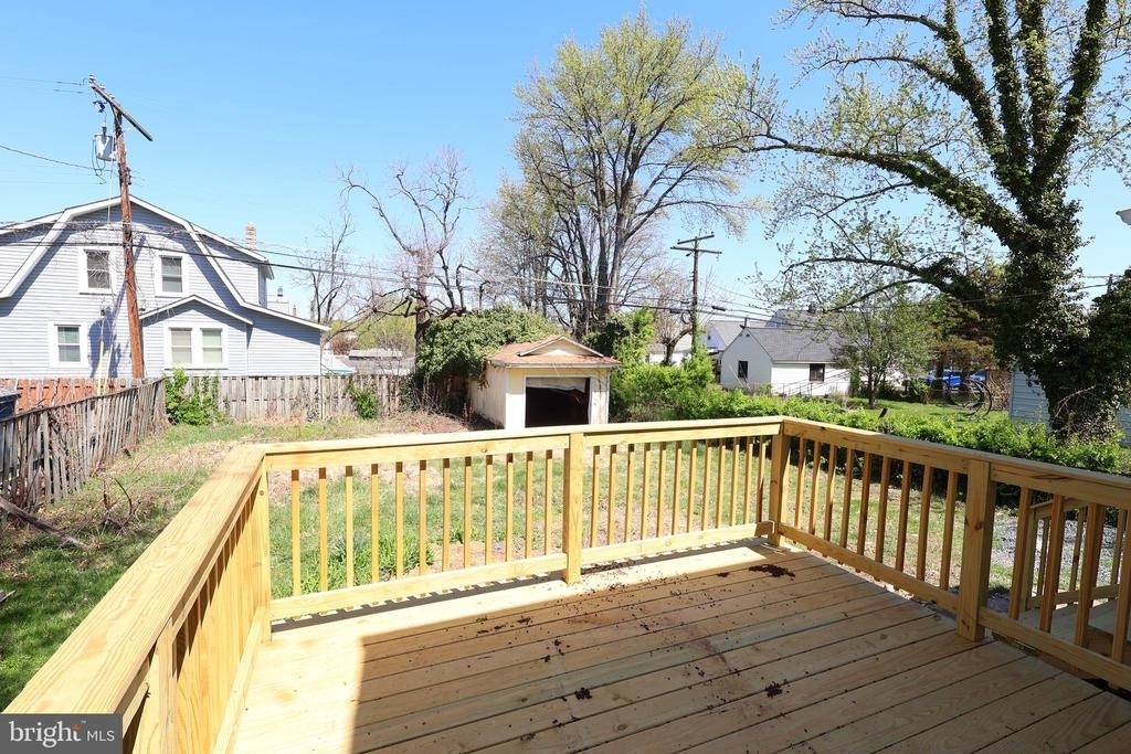 5110 Kenwood Avenue - Photo 7