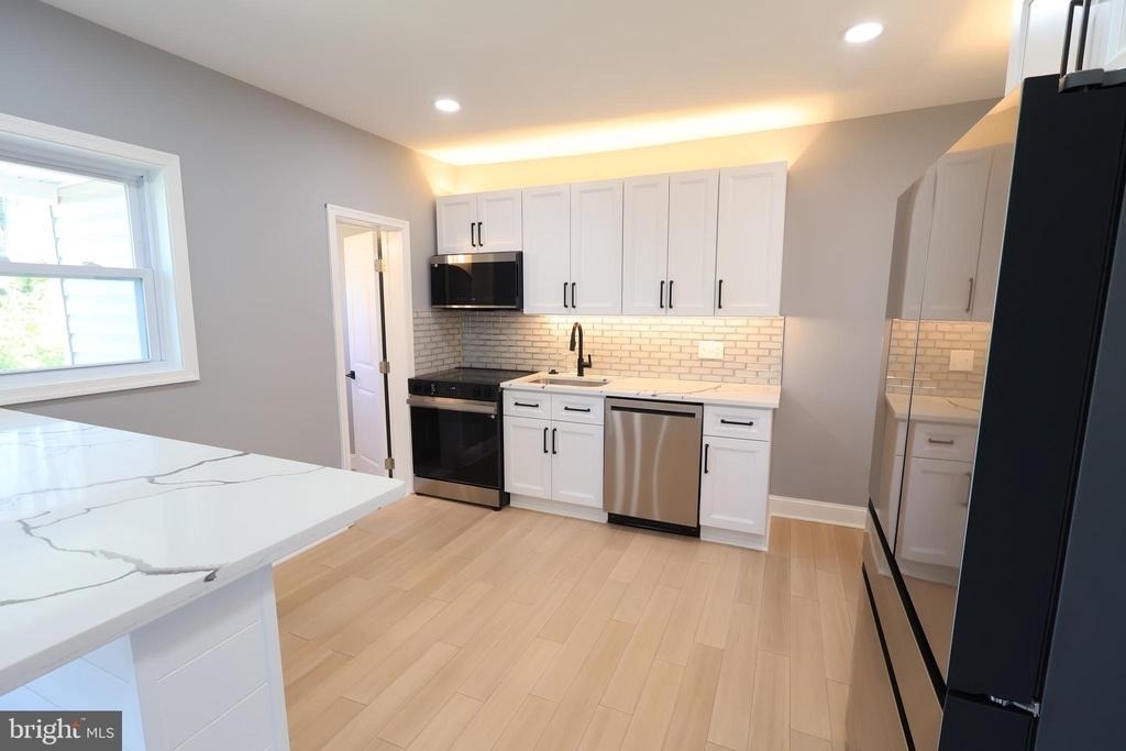 5110 Kenwood Avenue - Photo 12