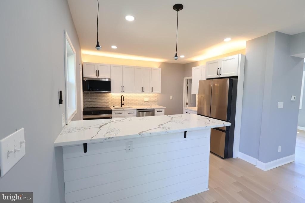 5110 Kenwood Avenue - Photo 11