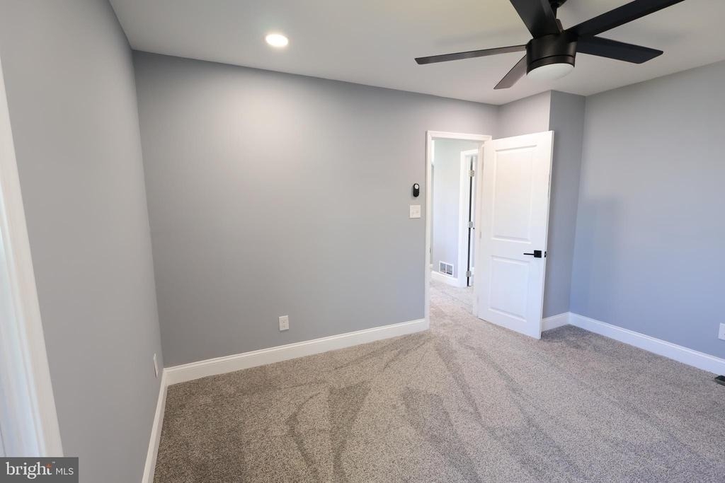 5110 Kenwood Avenue - Photo 5