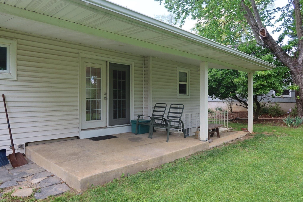 109 Deep Dale Drive - Photo 8